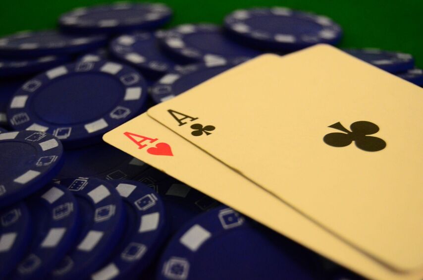 How to Play Omaha Hi-Lo  Poker Rules - Upswing Poker
